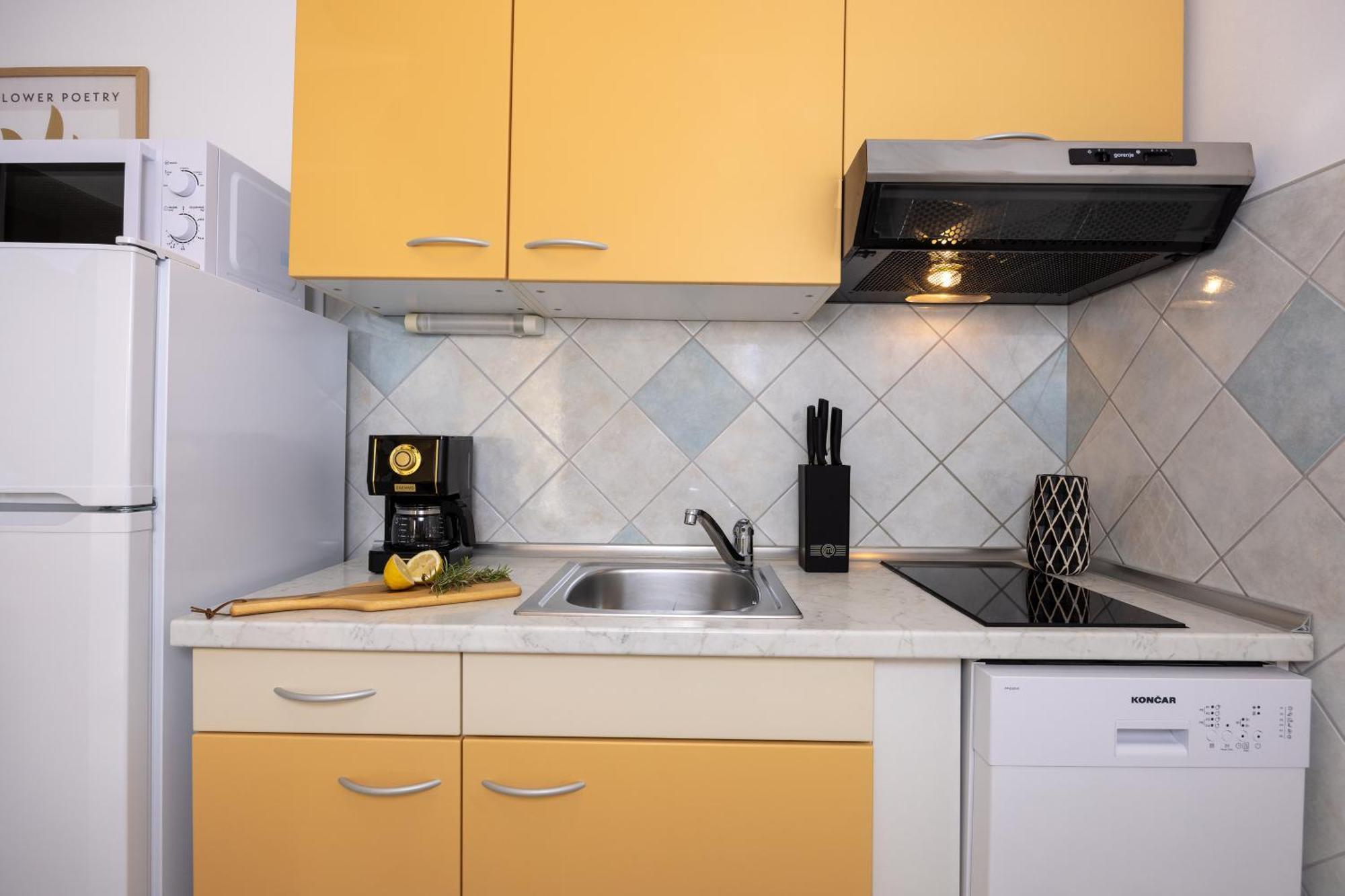 Apartments Stomarica Brela Chambre photo
