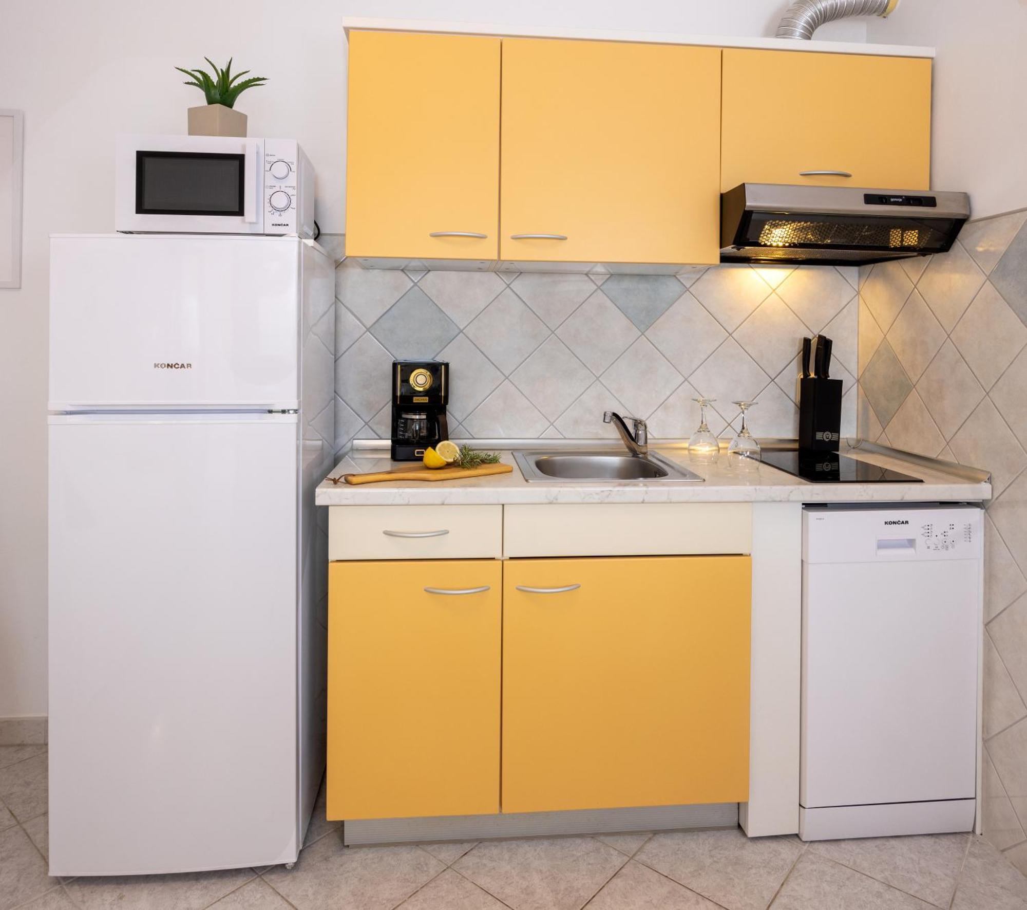 Apartments Stomarica Brela Chambre photo
